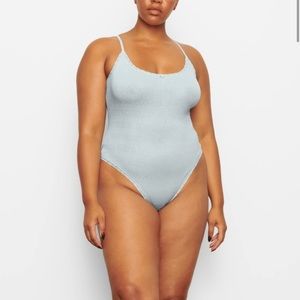 SKIMS LACE POINTELLE CAMI BODYSUIT SKY BLUE DEADSTOCK